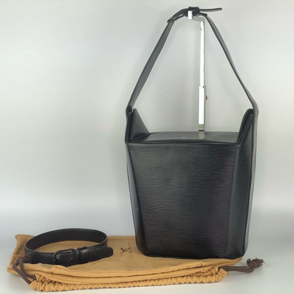 Authentic Louis Vuitton Epi Sac Seau Shoulder Bag